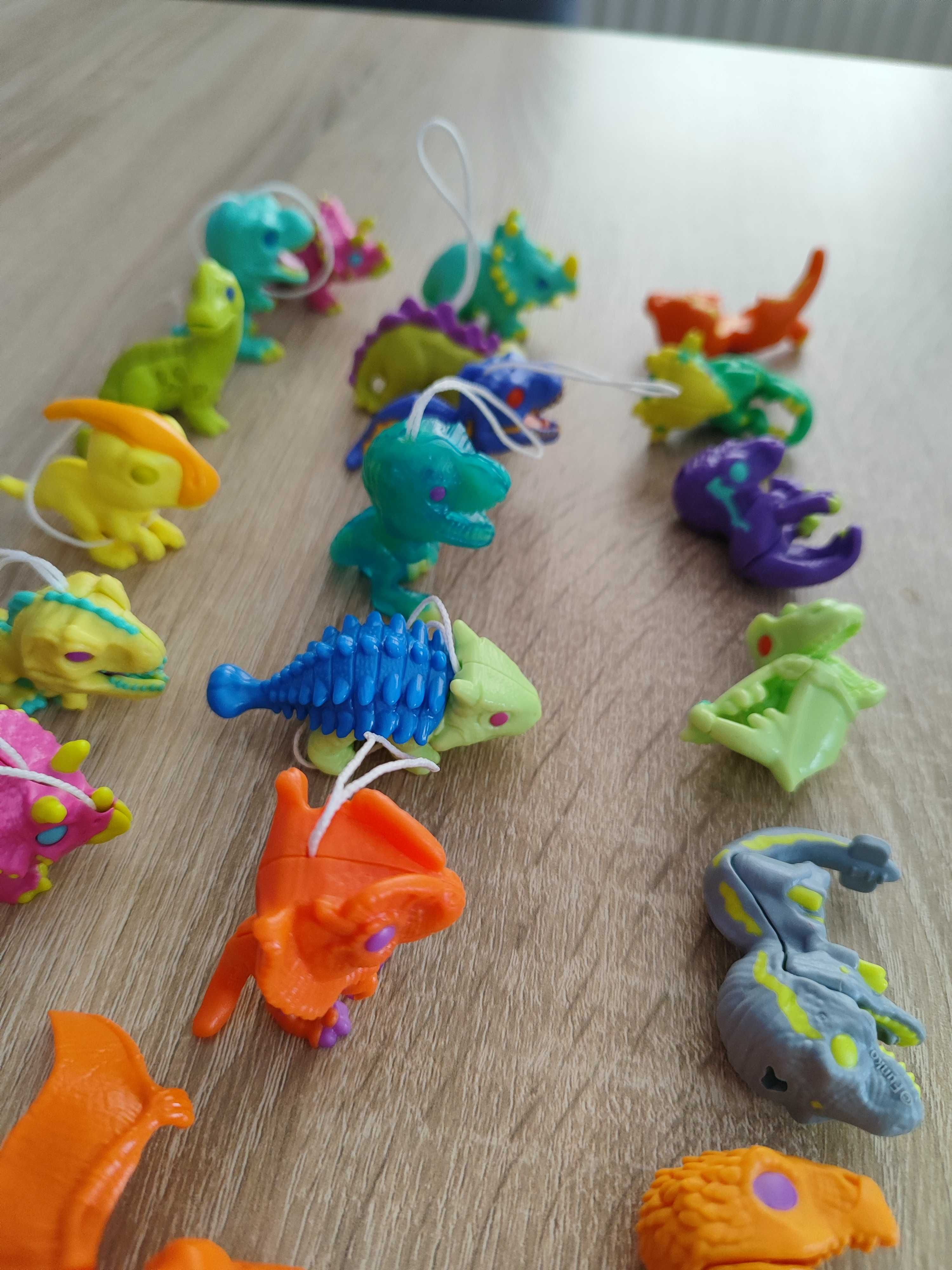 Zestaw 20 dinozaurów figurki