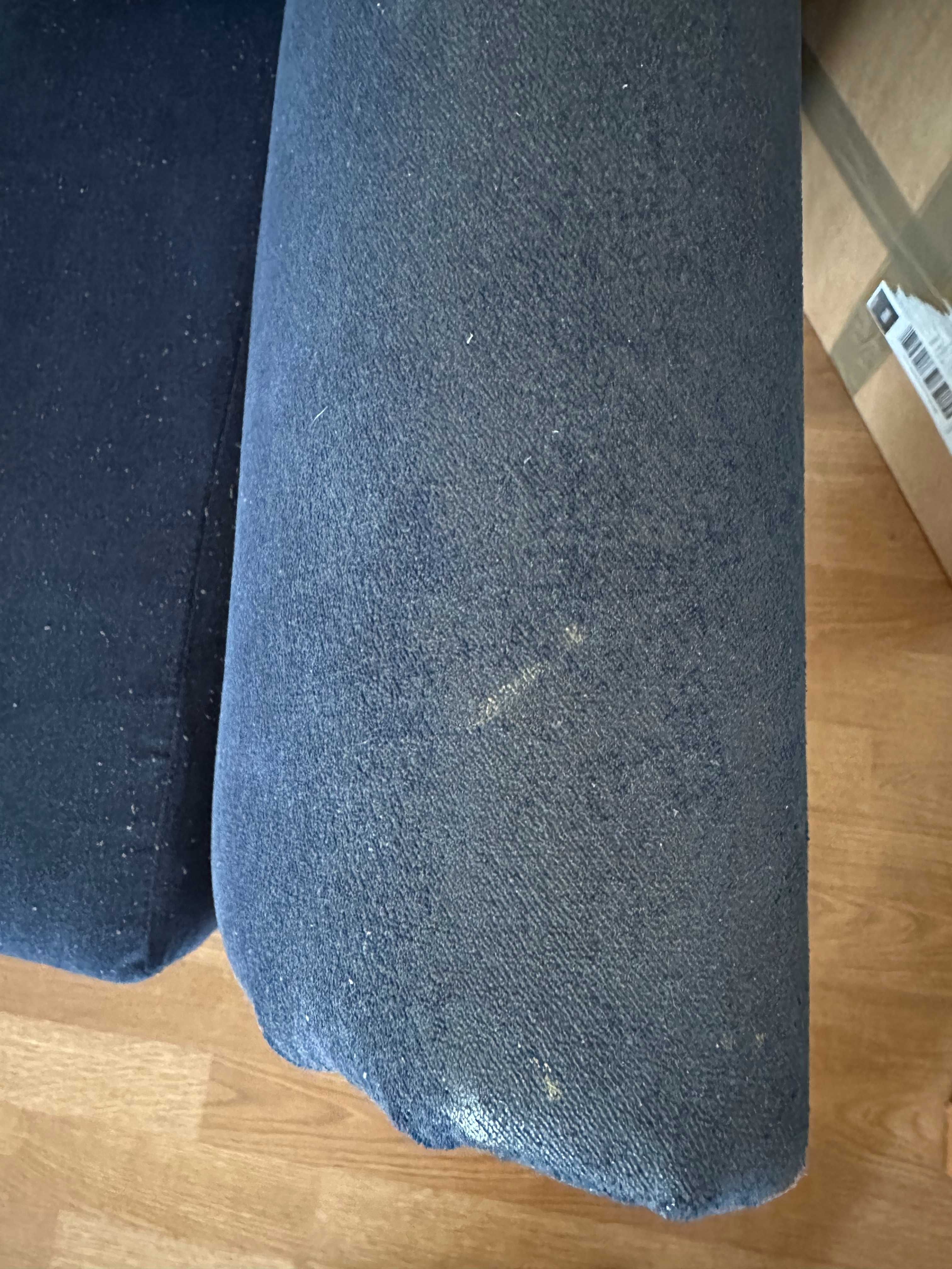 Dwu-osobowa, rozkładana sofa