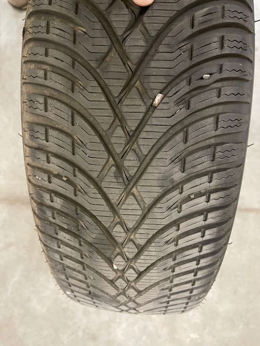 Oryginalne felgi z oponami zimowymi VW Golf 16 cali 4 szt.