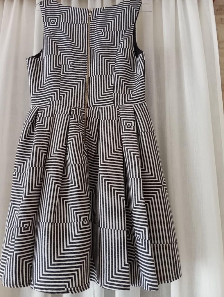Vestido Preto e Branco Tam U