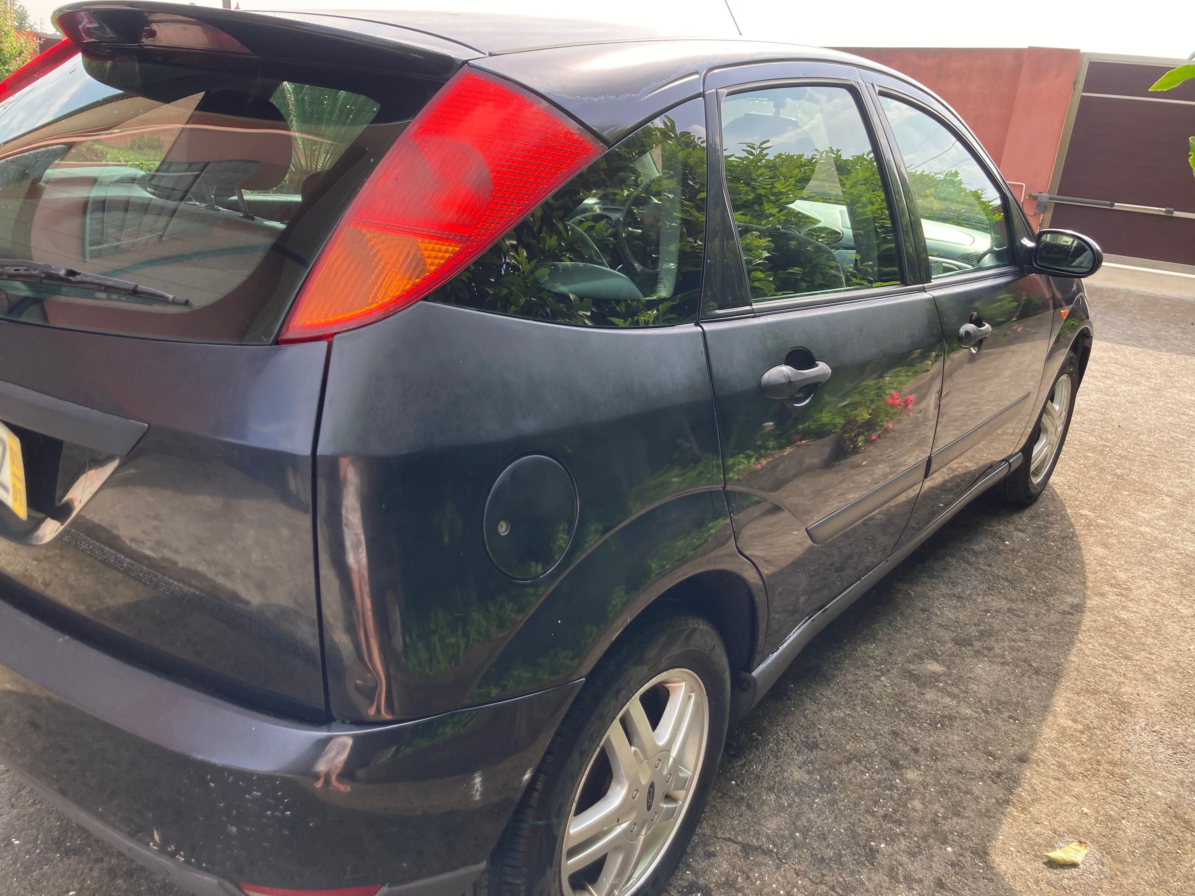Ford Focus 1.6 100cv . 2001