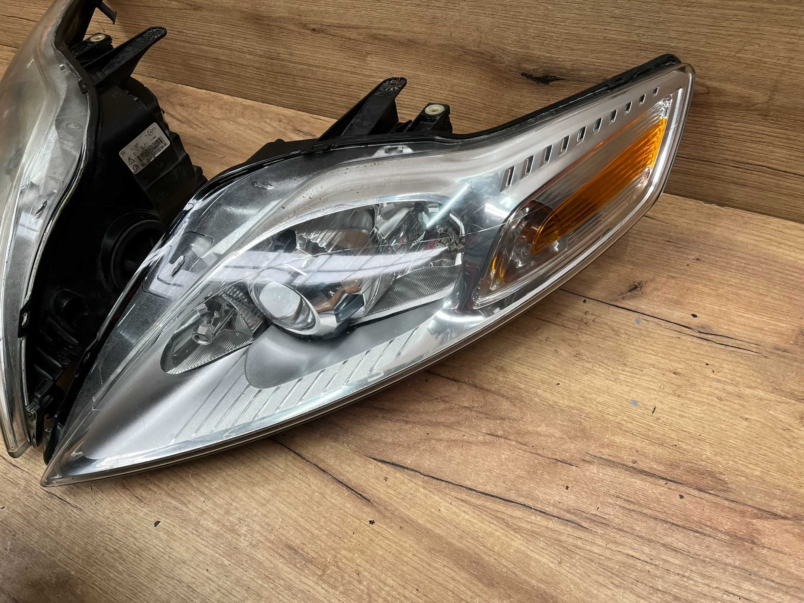 Lampa/reflektor przedni lewy prawy Ford Mondeo Mk4 Xenon