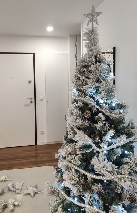 Árvore de Natal Premium Efeito Neve (180cm) - Modelo Minnesota com