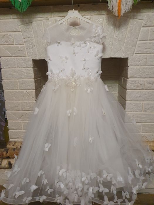 Новорічне платя для дівчинки на 5 років ог 35см талія 32 висота 92см