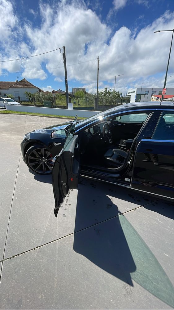 Tesla model s P85D