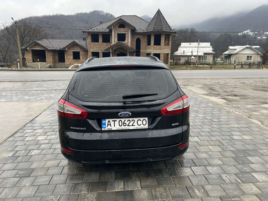 Форд мондео універсал 1.6 дизель 2013 року.