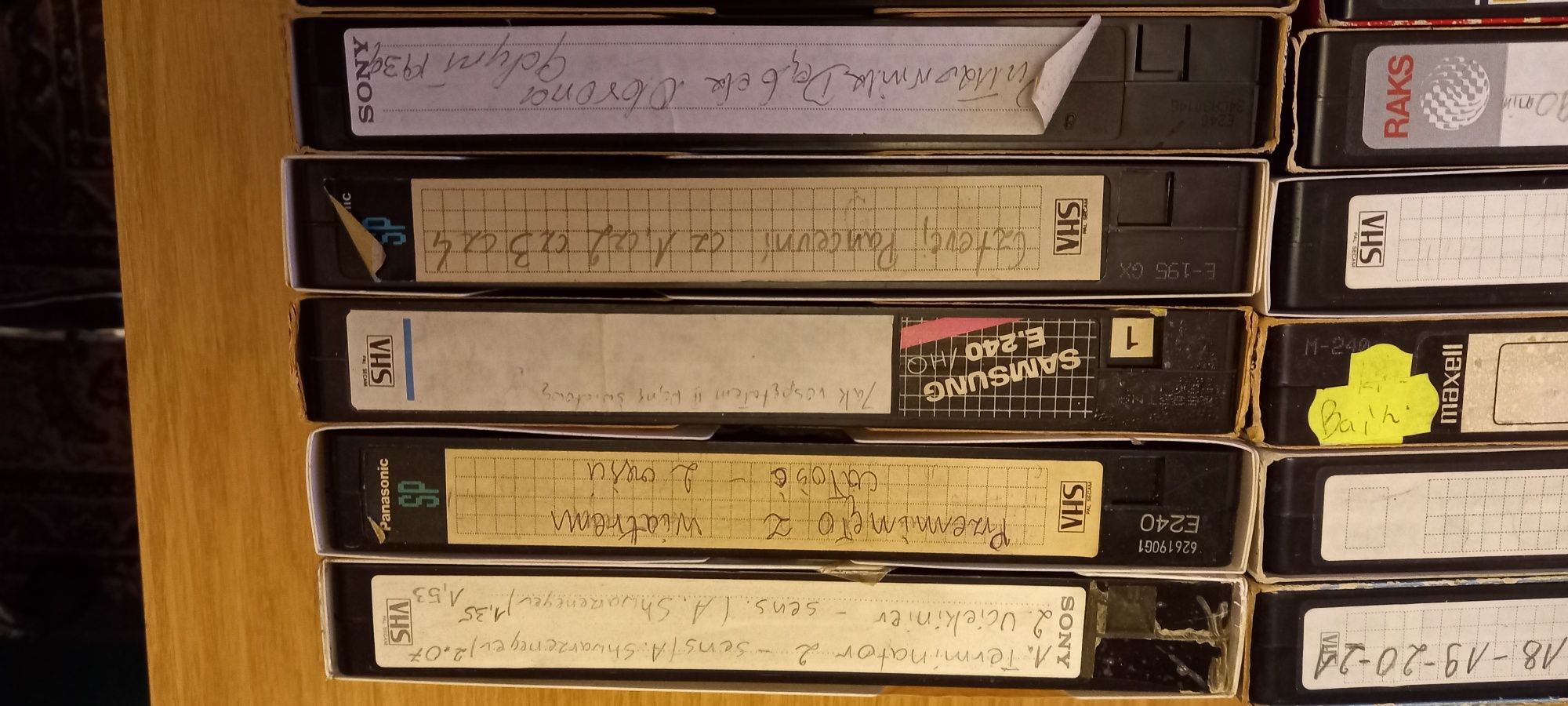 19 kaset VHS używane nagrane