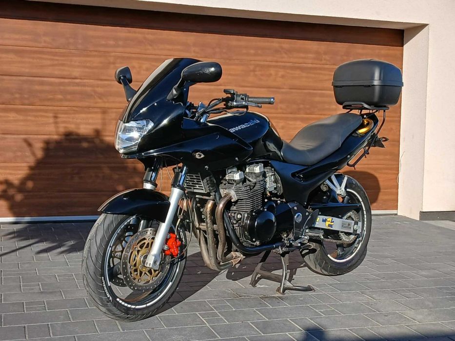 * Kawasaki ZR-7S.