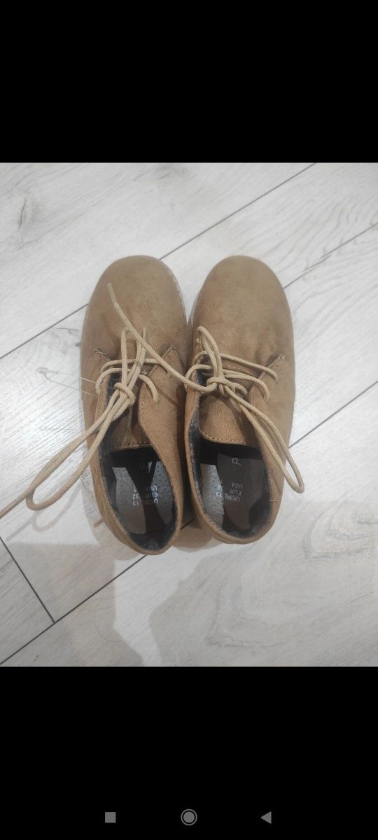 Zamszowe buty wizytowe Primark