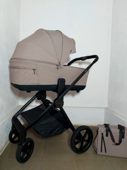 Коляска CARRELLO ULTRA новий колір 2025 року