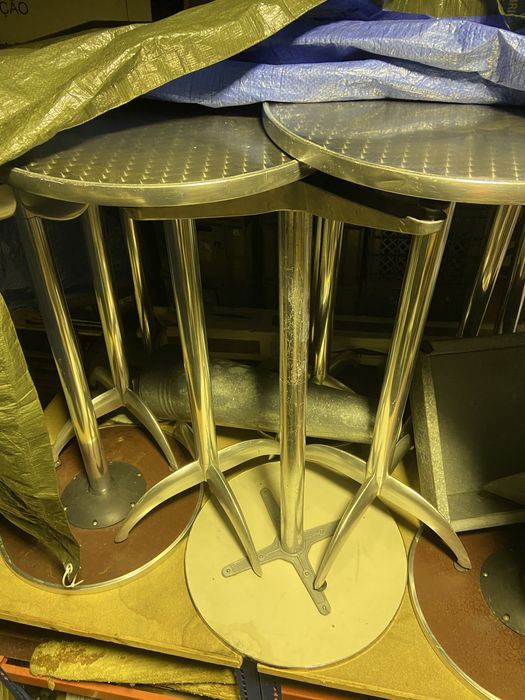 Mesas de bistrô em aluminio