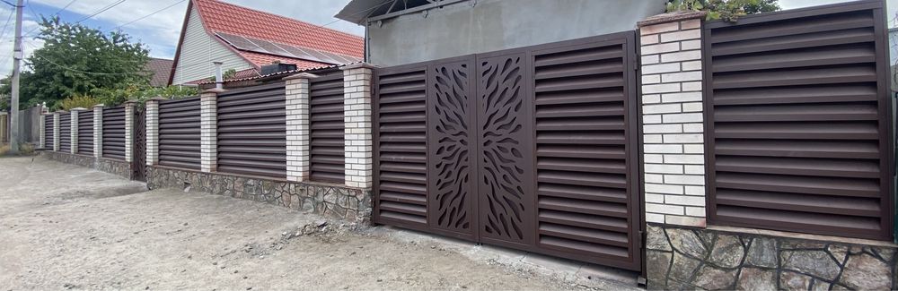 Виготовлення металевих дверей та Воріт з жалюзі