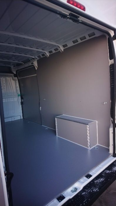 Zabudowy samochodów dostawczych dla Peugeot Boxer L3H2 i innych modeli