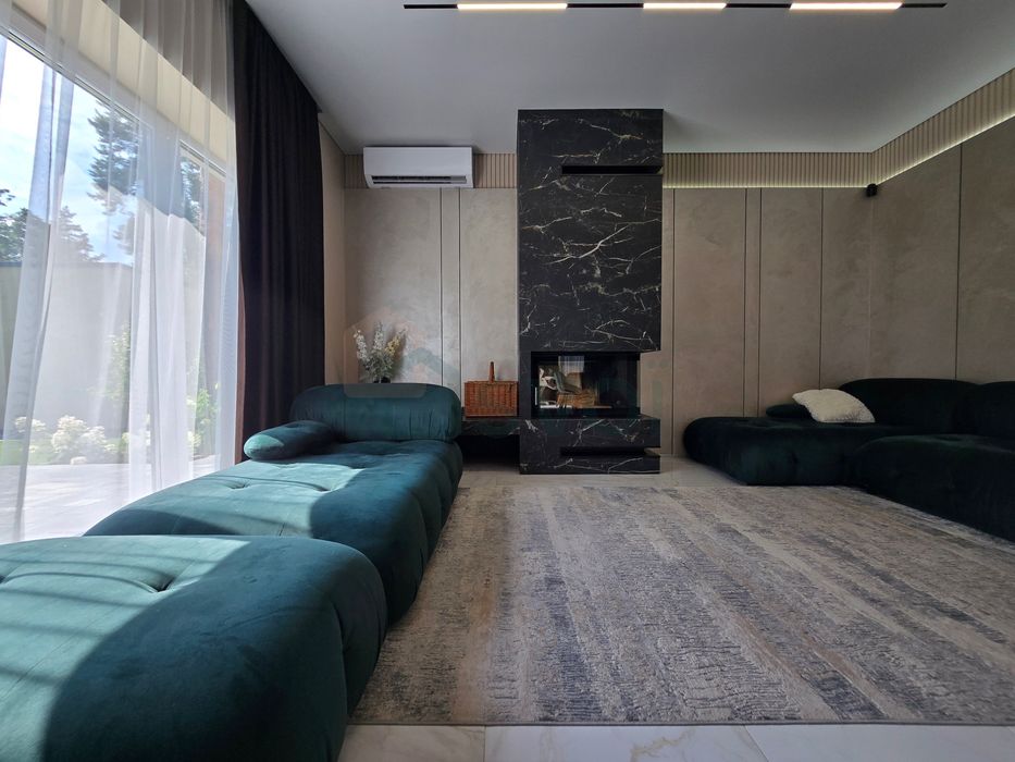 Ліс, тиша, басейн, баня, камін — все, що треба для життя. Лісова Буча