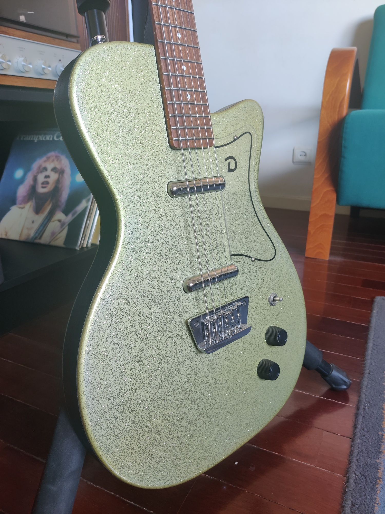 Danelectro Baritone - guitarra elétrica barítona
