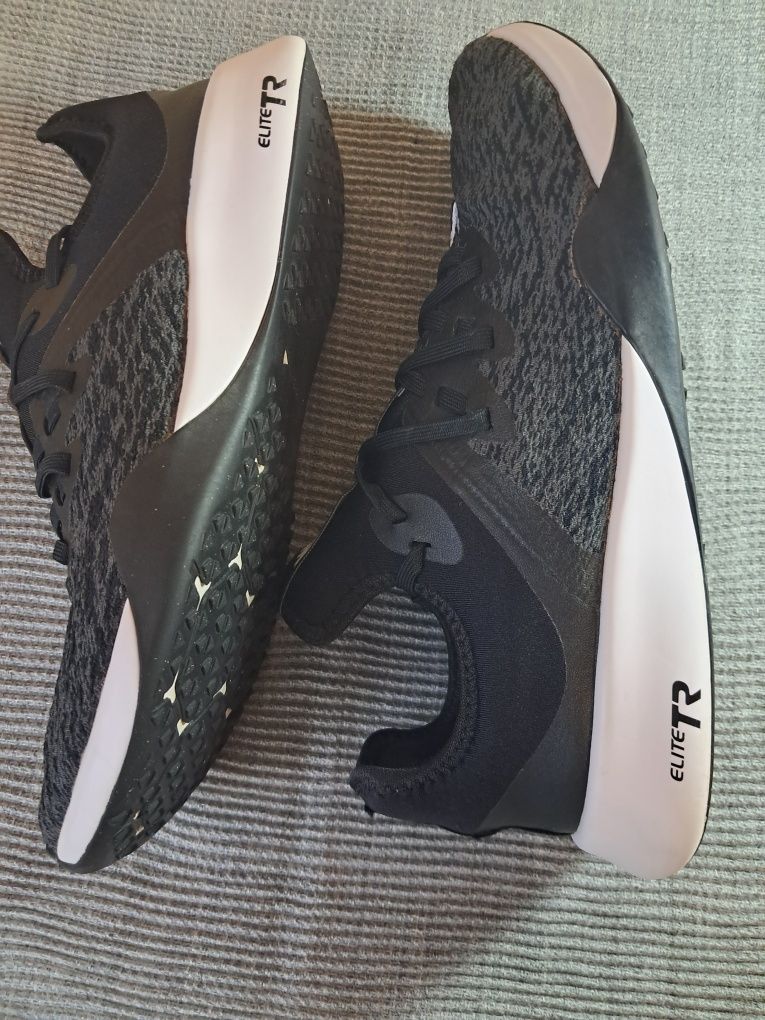 Nike Foundation Elite р 40,5
Розмір 40,5
Устілка 26 см
Б/у стан ідеал