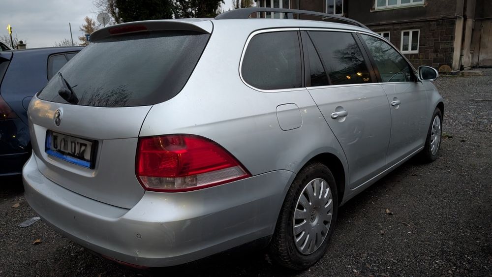 2x Golf 5 1.6 MPI + LPG  butla  w kole aż 70L  extra wersja  dobry