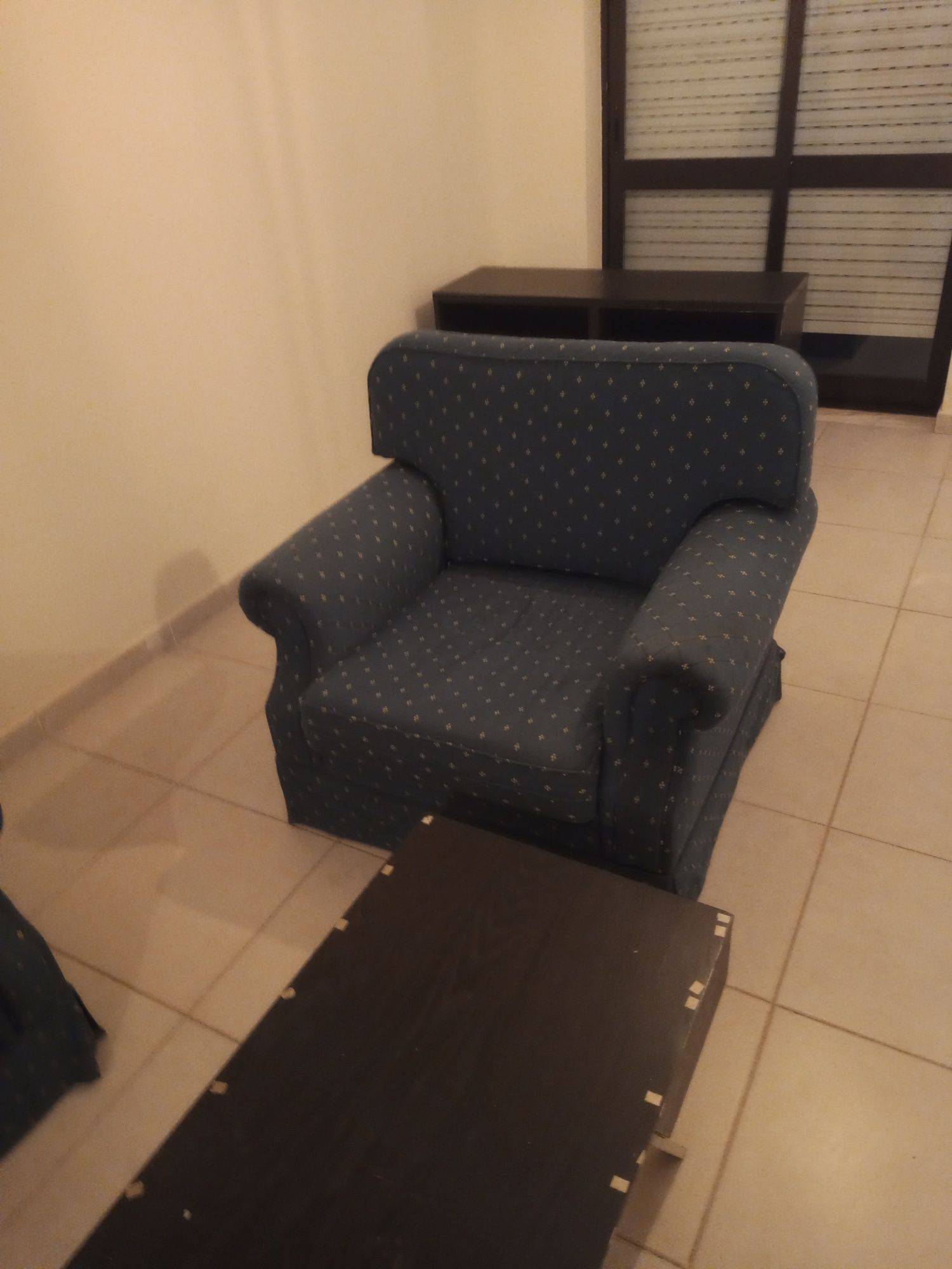 Vendo sofá segunda  mão bom preço bom estado
