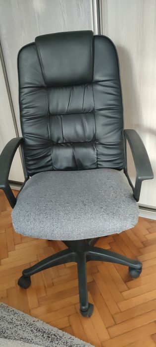 Fotel biurowy na kółkach