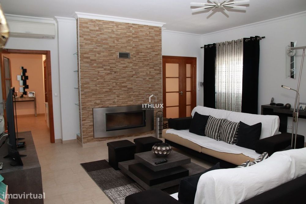 Quinta com moradia independente , T4 com 535 m2 de construção - Lote t