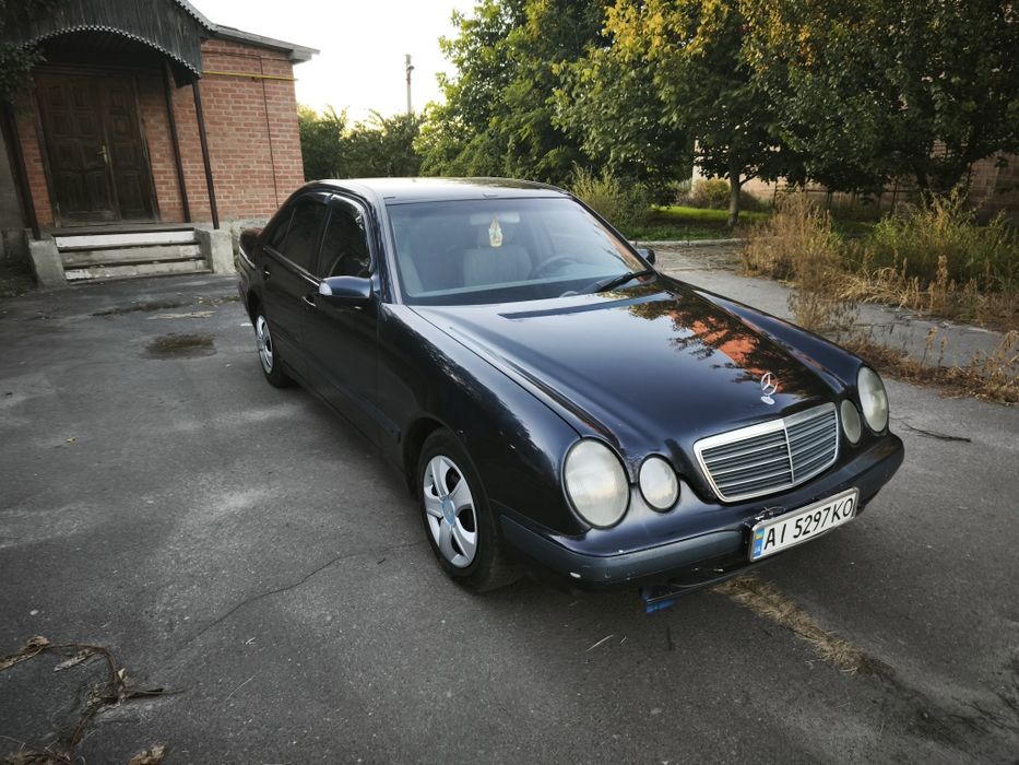 Продам Мерседес 2.2 дизель коробка автомат