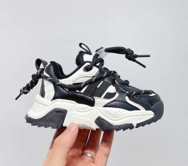 Дитячі утеплені кросівки з натуральної шкіри розміри 31, 32