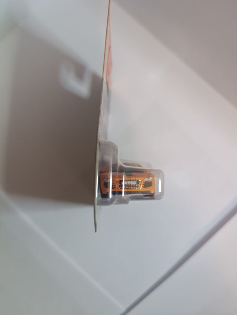 Audi R8 (Matchbox Super Chase)