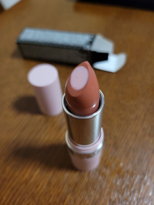 Szminka Hydramatic Hydra nude Avon