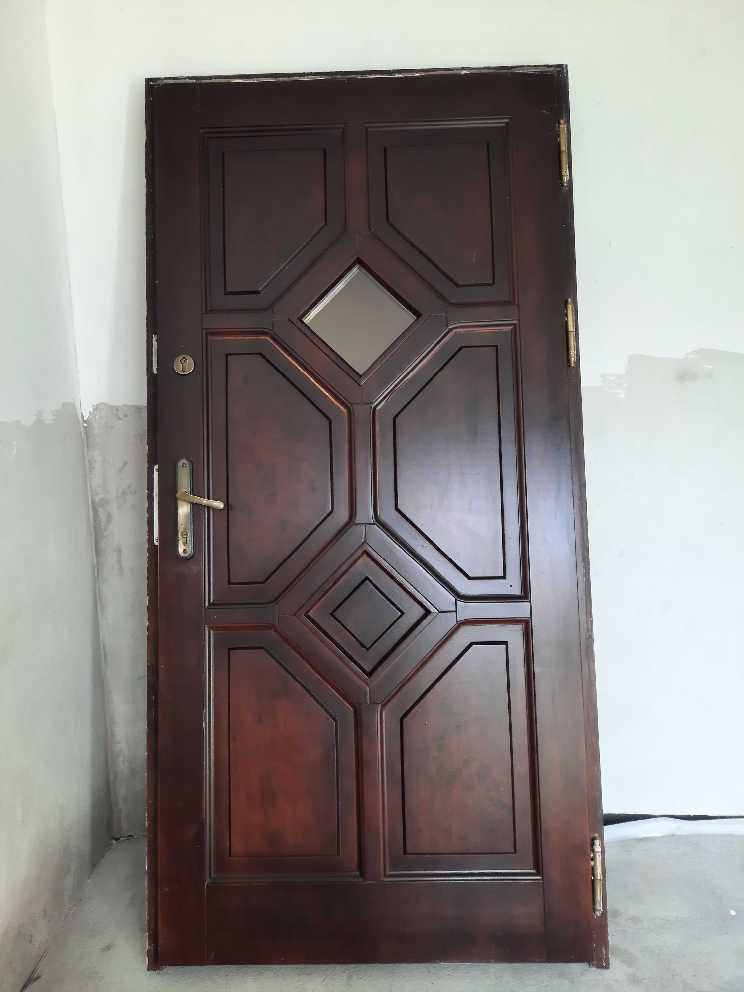 Drzwi wejściowe drewniane z ościeżnicą