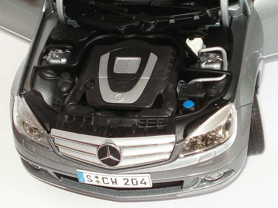 1:18 Mercedes C Klasse Avantgarde (W204) AUTOart Edycja Dealerska
