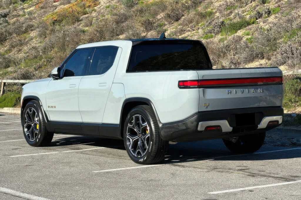 2023 Rivian R1T Adventure Quad Motor Crew Cab AWD