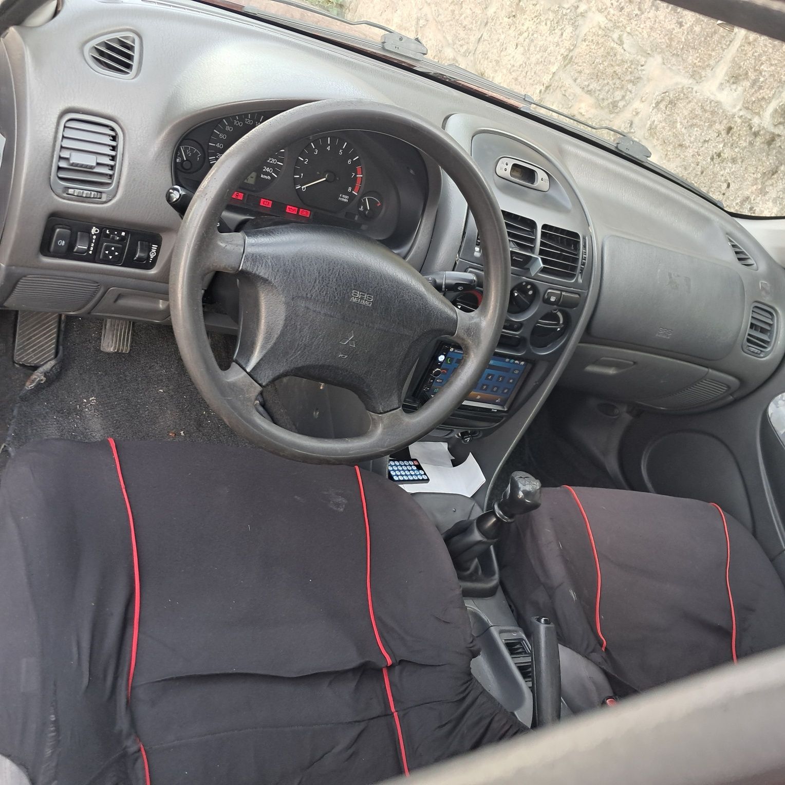 Mitsubishi carisma