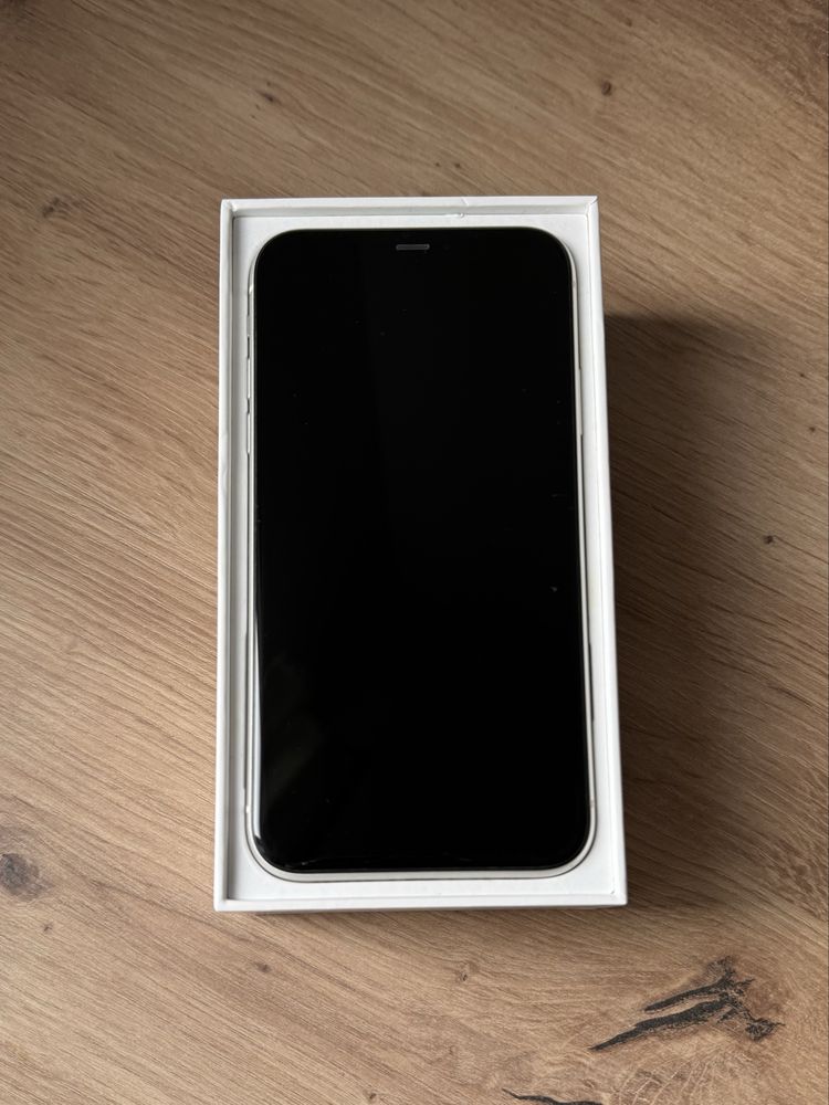 Smartfon APPLE iPhone 11 64GB Biały Toruń z pudełkiem