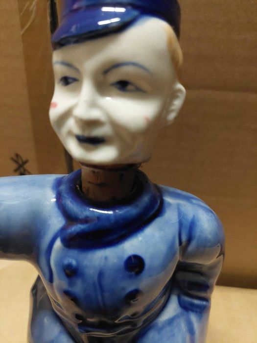 Karafka do napoi w kształcie figurki + kieliszki niebieska