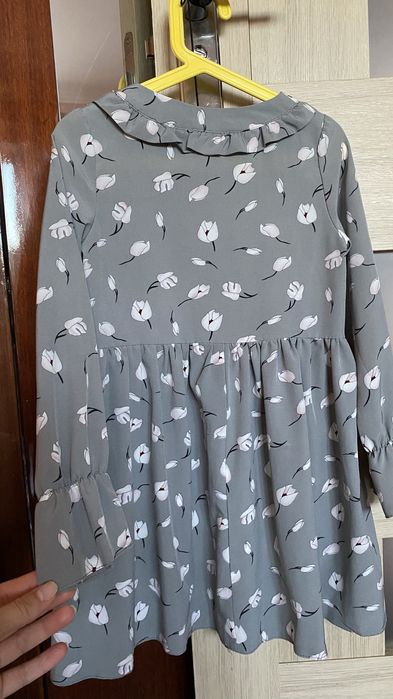 Сукня на дівчинку 122 см