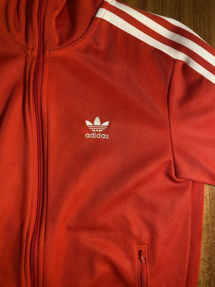 casaco adidas de gola alta