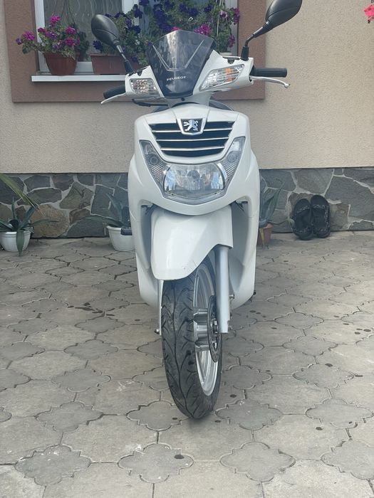 Продам Скутер Пежо 125