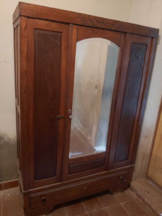 Armário antigo para venda