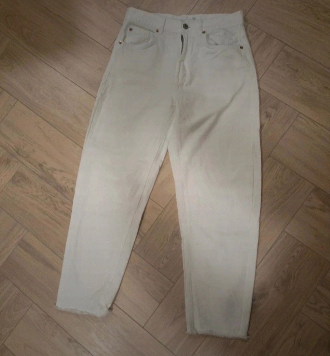 Białe mom jeans 38