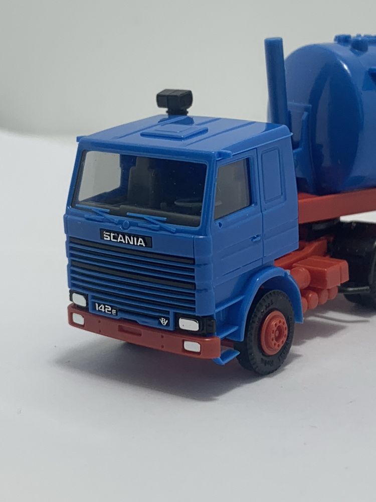 Scania 142 da Herpa escala 1/87