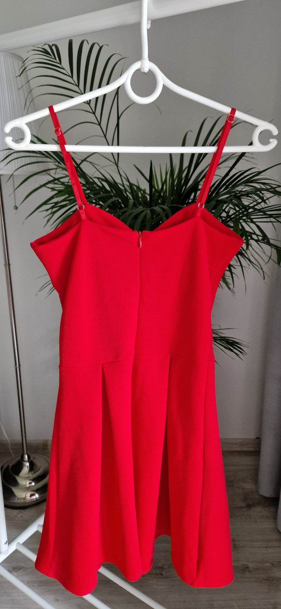 Czerwona sukienka New Collection rozmiar uniwersalny
