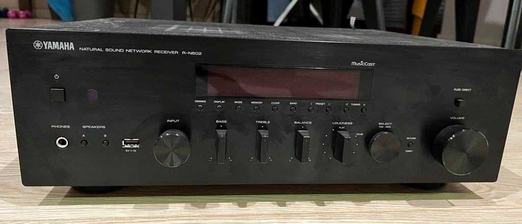 Amplituner stereo Yamaha R-N602 RN602 RN 602