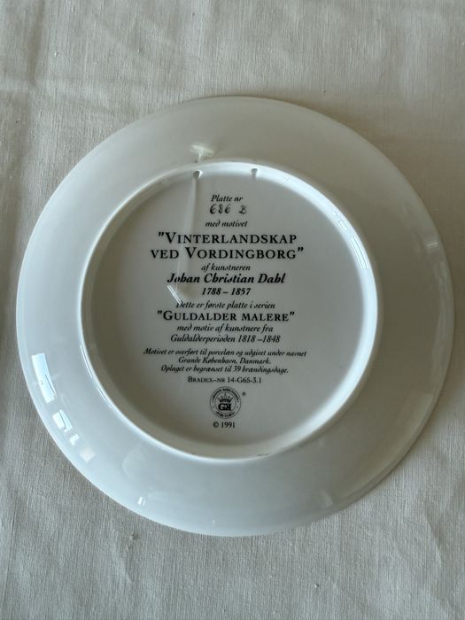 Винтаж: Коллекционные настенные декоративные фарфоровые тарелки.