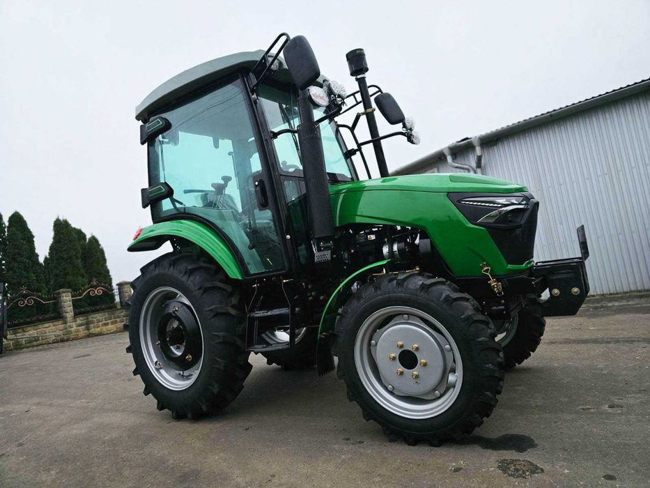 Повнопривідний трактор із кабіною TERRAFENG 555XC, прижимна навіска