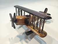 Drewniany wodolot - samolot, dwupłatowiec. Samolocik