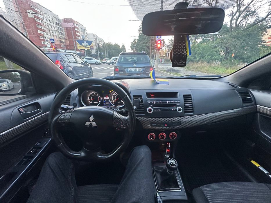 Mitsubishi lancer 10