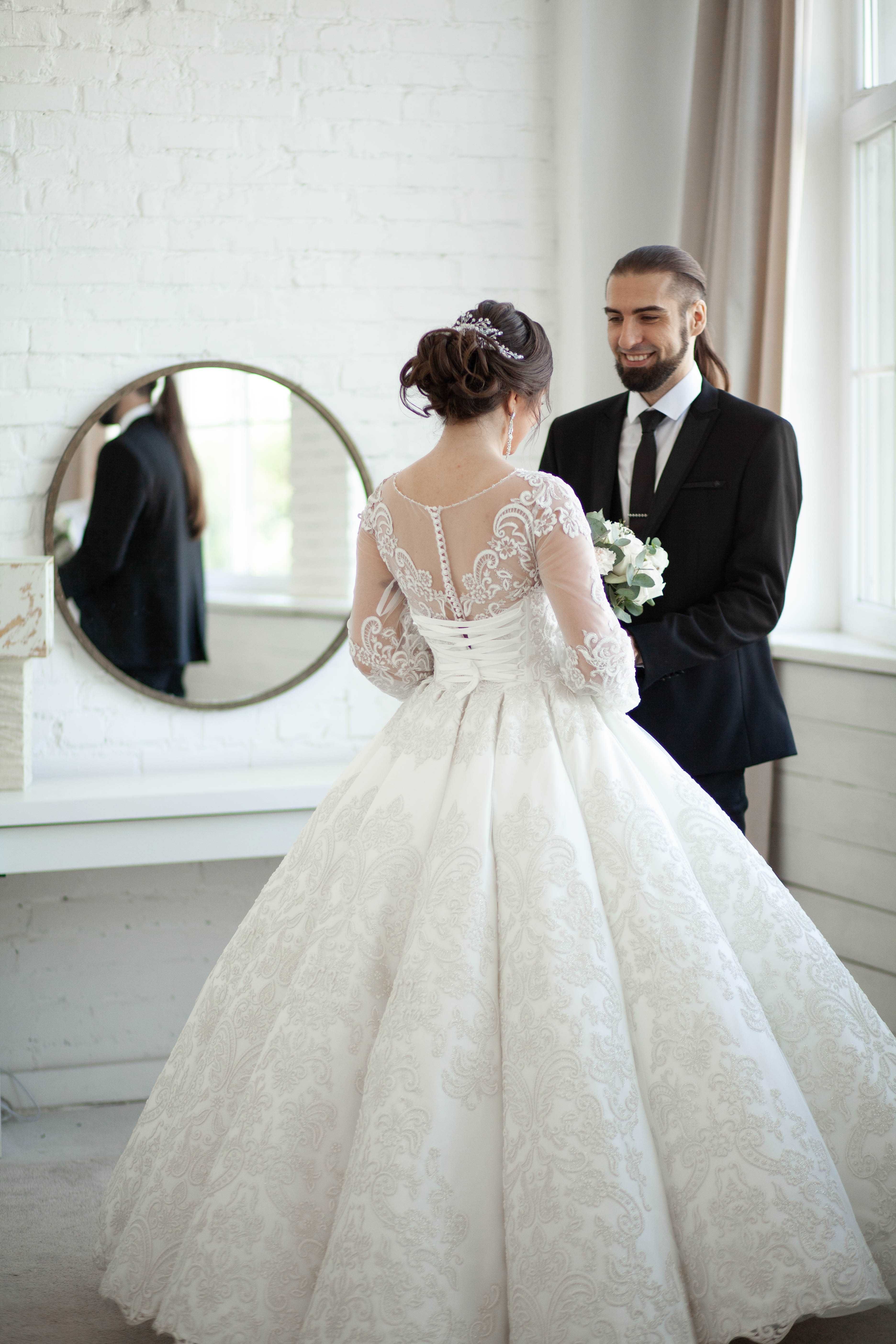 Весільна сукня кекс з рукавами