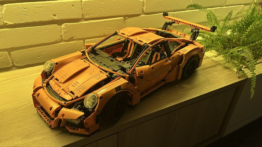 LEGO Technic Porsche 911 GT3 RS (42056) – Złożony raz, z pudełkiem