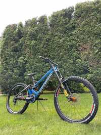 Mondraker Summum Carbon Pro Team (DH, FR)