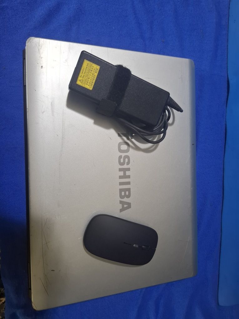 Toshiba l300 webcam 3gbram intel t7700 disco 250gb windows 7